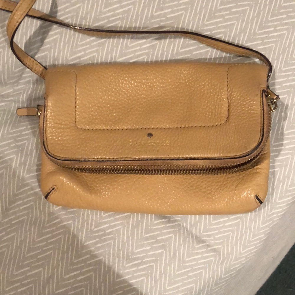 Gently used beautiful classic Kate spade bag